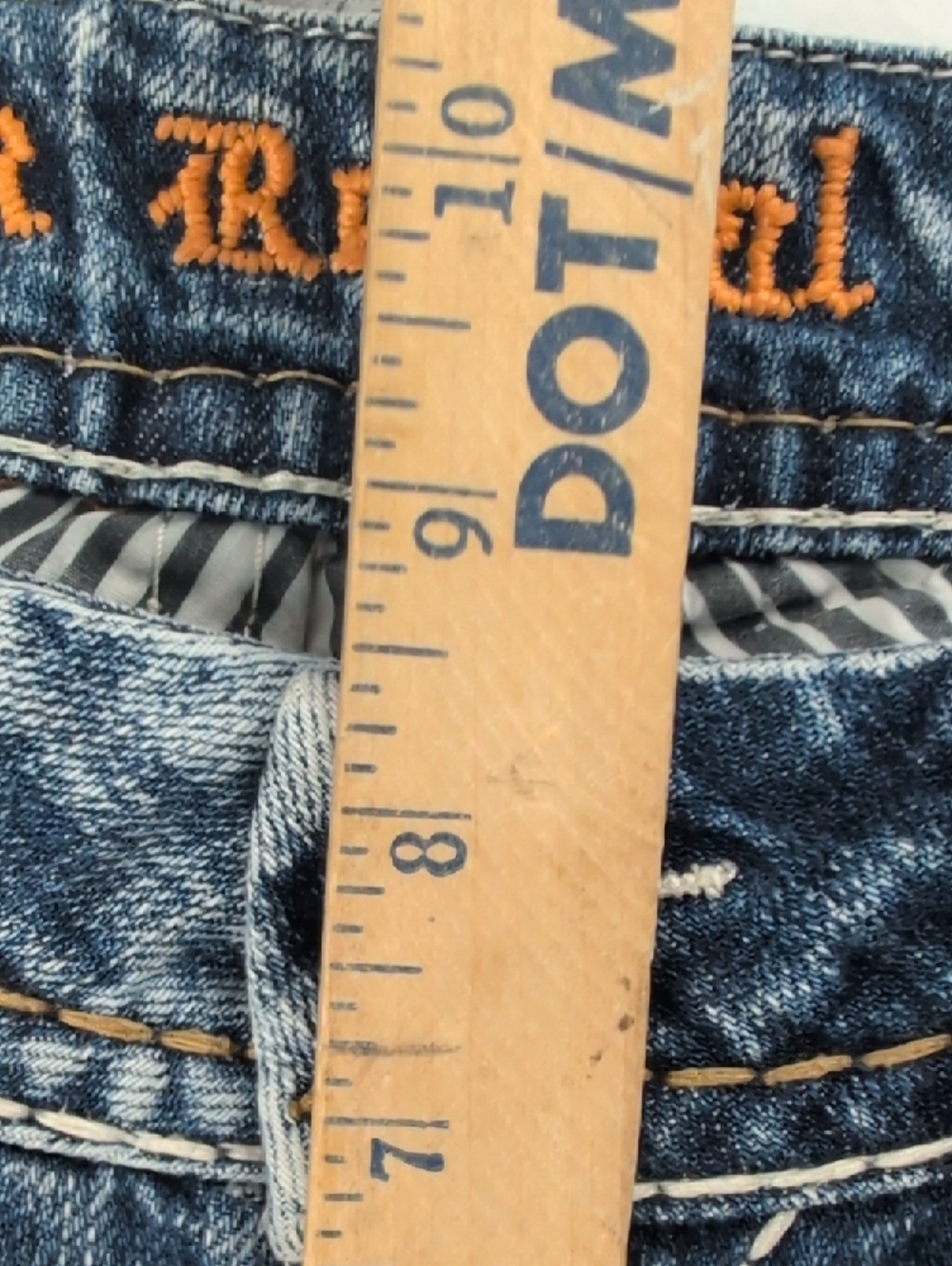 Rock Revival Jayna Shorts Size 29 Distressed Rhinestone Low Rise
Description - Picture 13 of 13